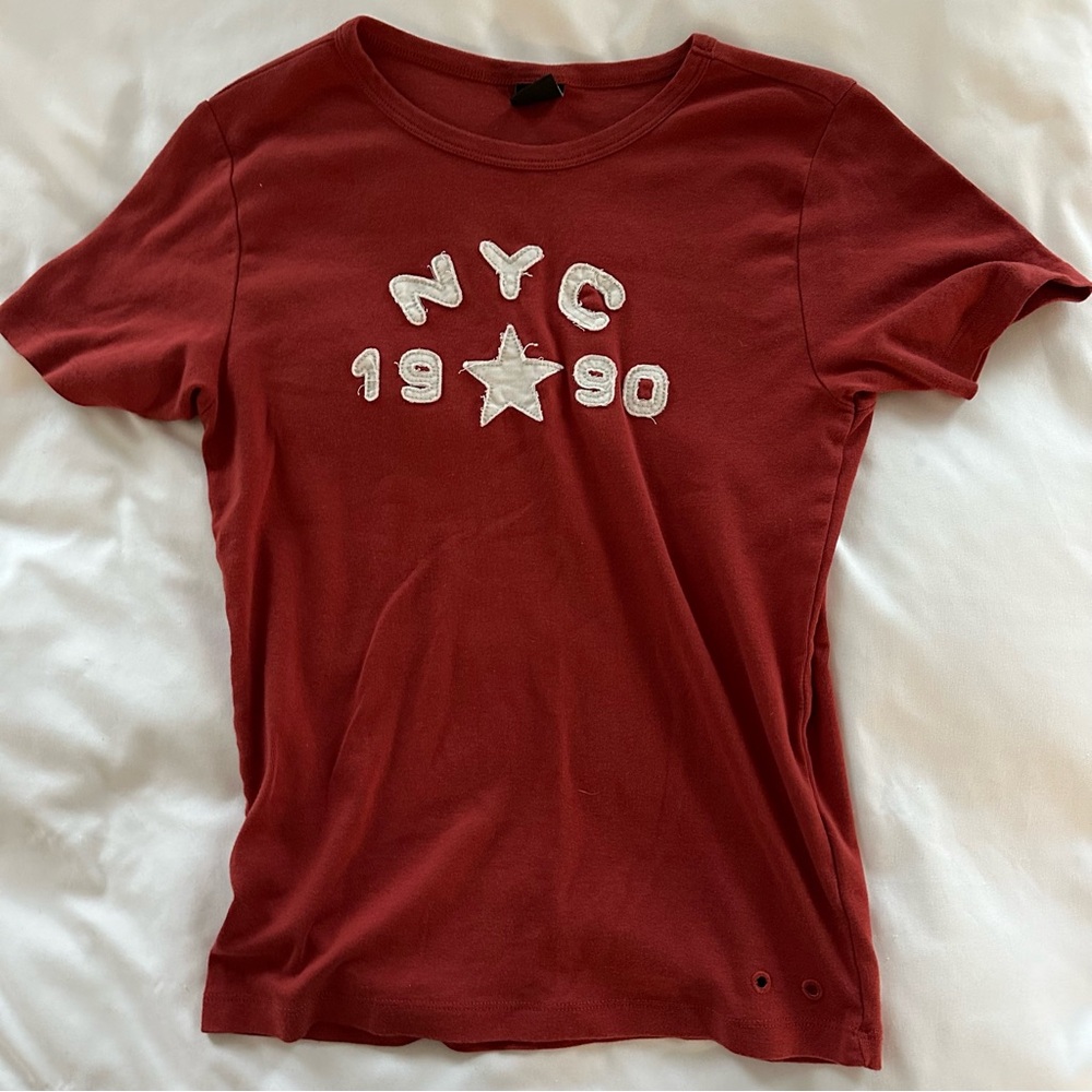 Urban Outfitters Women's Red Graphic Tee